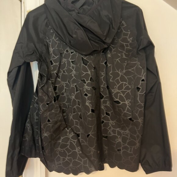 NWOT lululemon Fabled Forest Jacket/ Windbreaker/ Raincoat - Picture 5 of 8